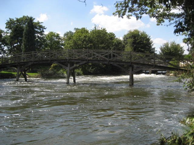 Bridge over rushing Thames